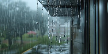 小区下雨漏水，物业到底负责吗？